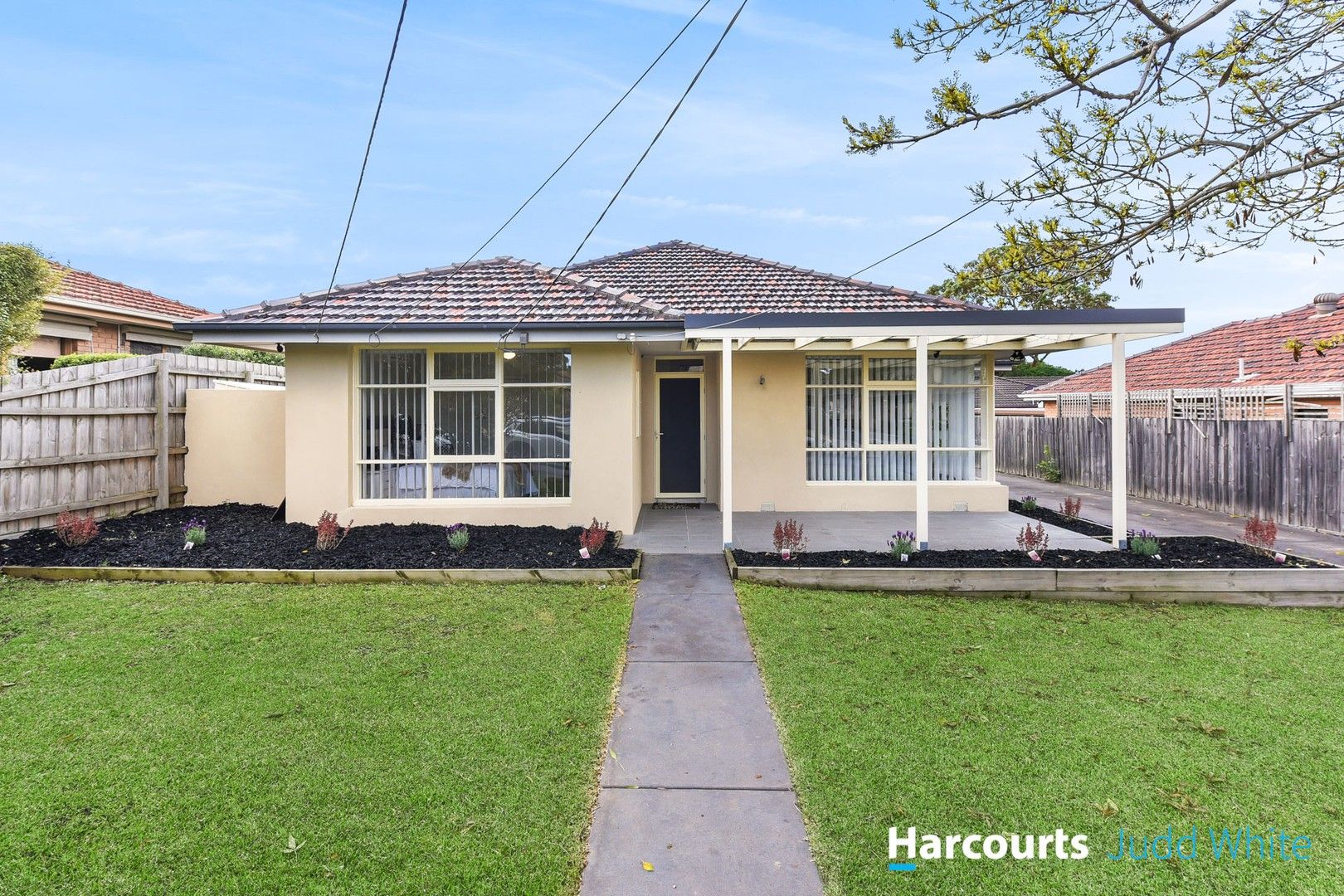 3 bedrooms Apartment / Unit / Flat in 1/11 Huxtable Street MOUNT WAVERLEY VIC, 3149