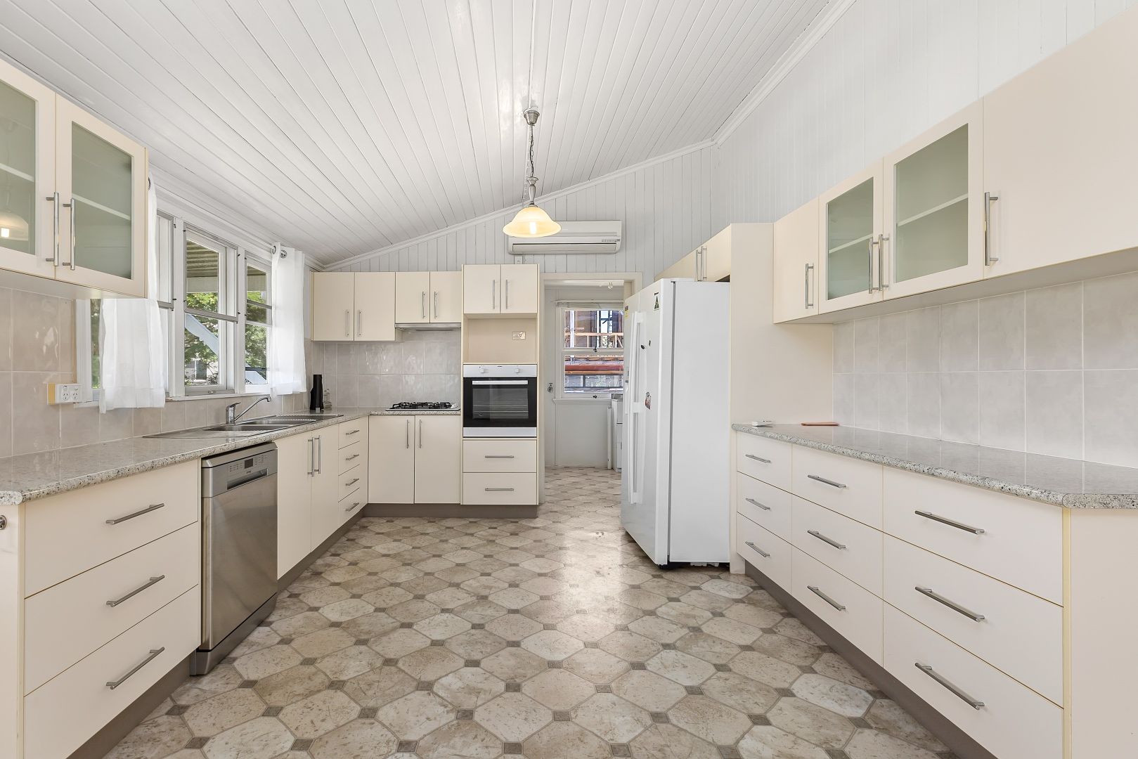 31 Dornoch Terrace, West End QLD 4101 House For Rent 1,500 Domain