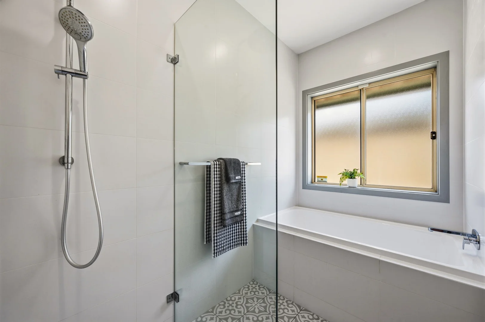 Additional image 14 of 290 Oaklands Road, Park Holme SA 5043