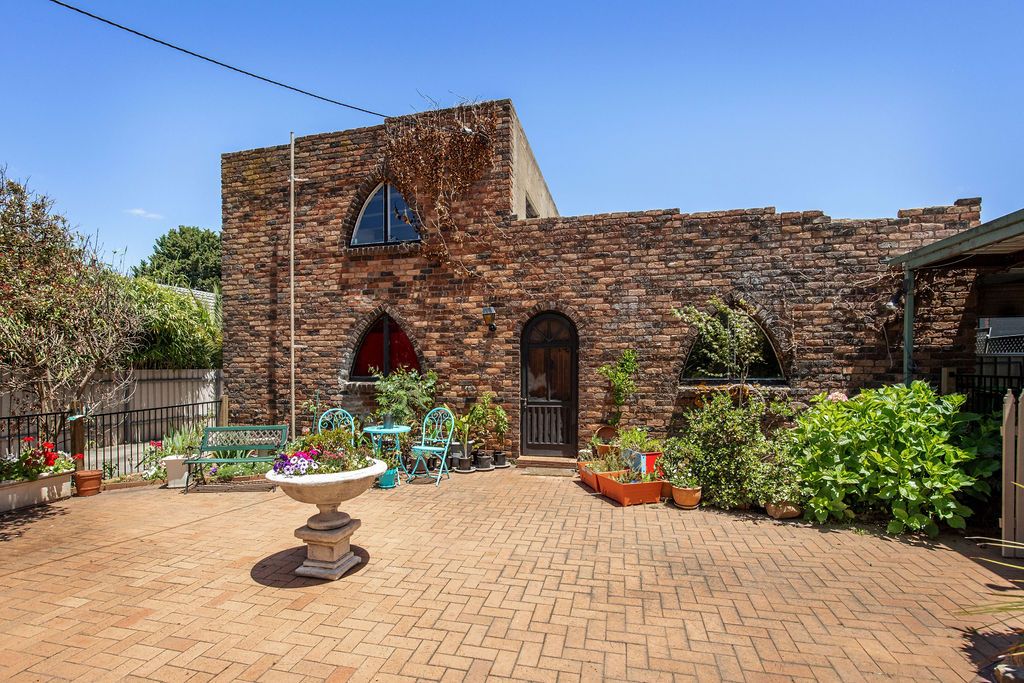 3 bedrooms Apartment / Unit / Flat in 1/553 Lyne Street LAVINGTON NSW, 2641