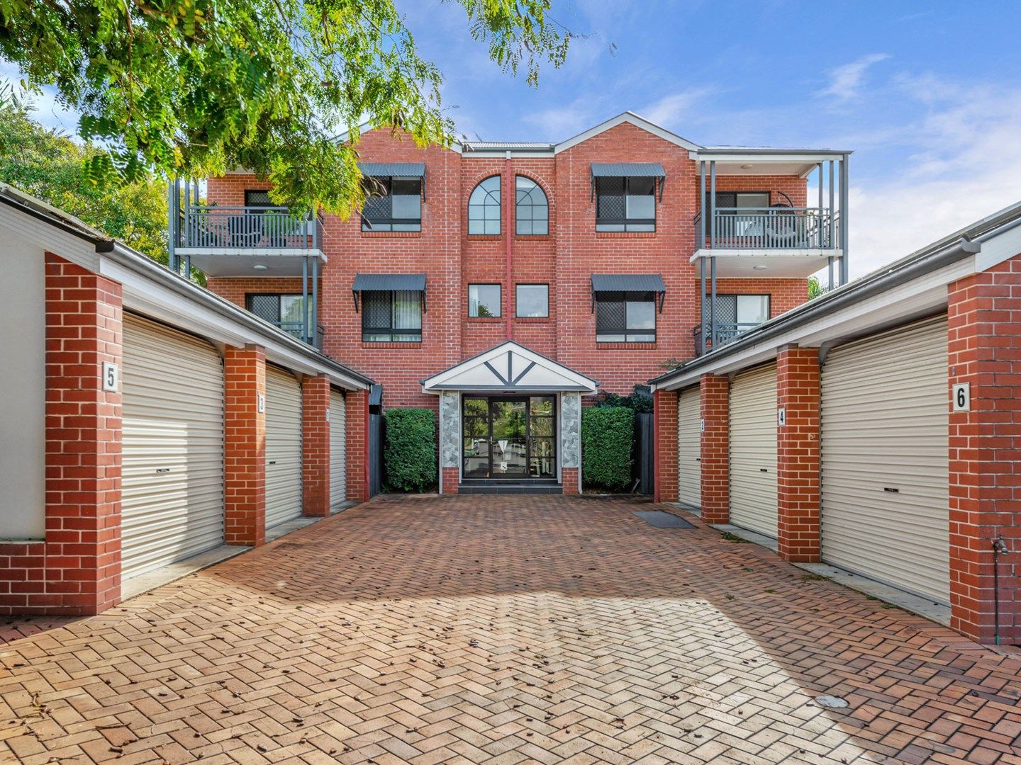 2 bedrooms Apartment / Unit / Flat in 2/36 Wagner Road CLAYFIELD QLD, 4011
