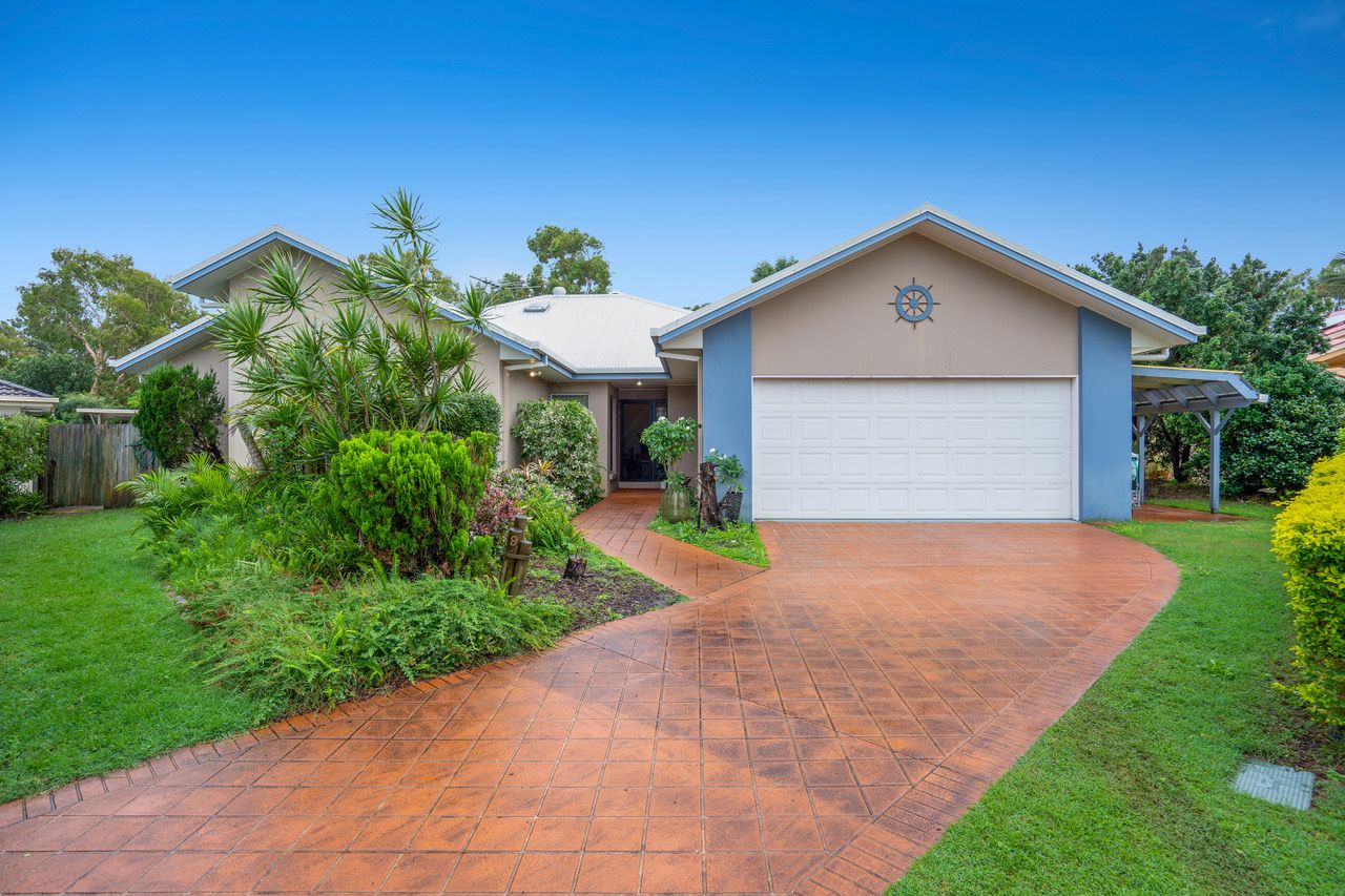 4 bedrooms House in 9 Leeward Place BANKSIA BEACH QLD, 4507