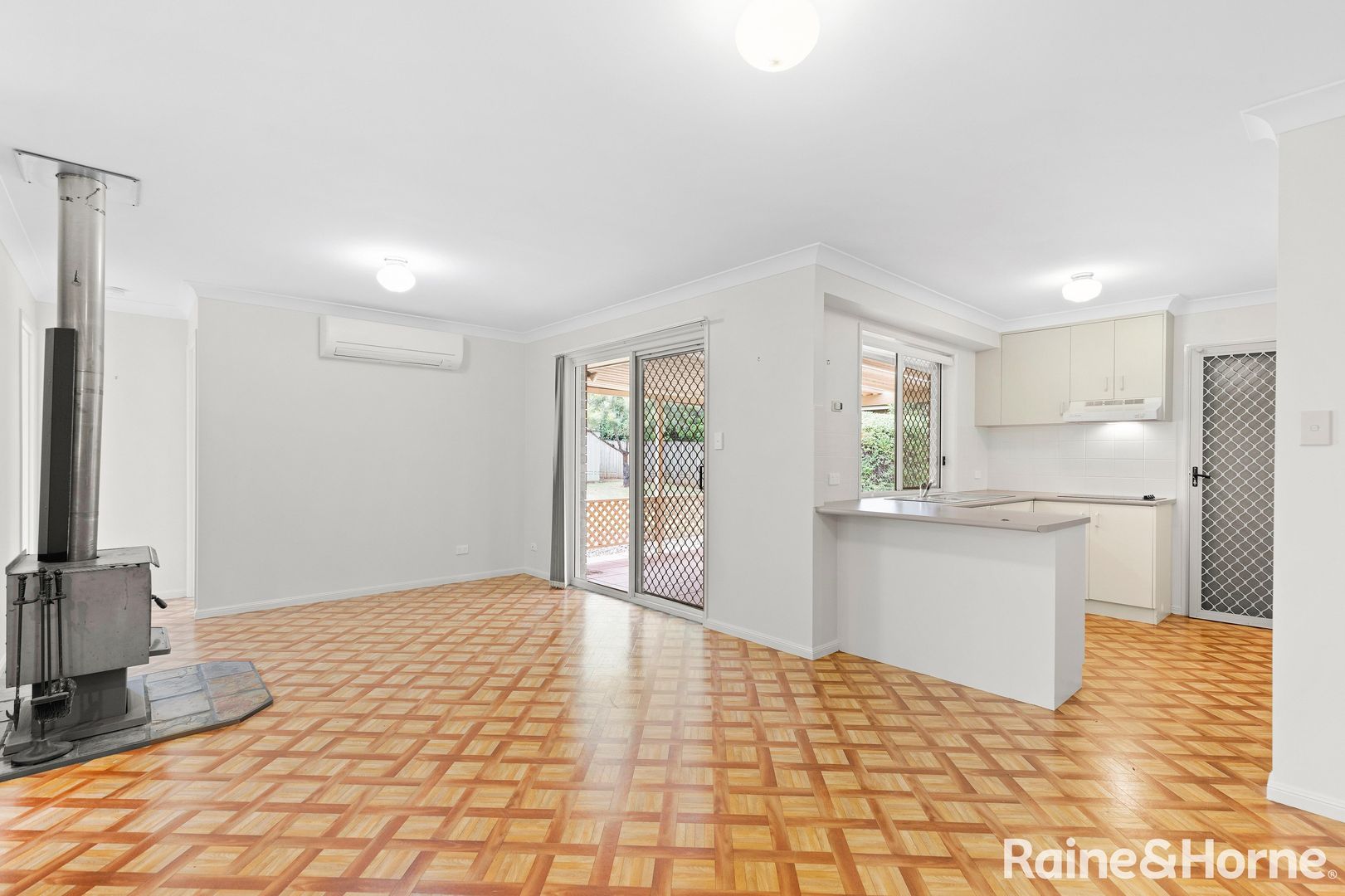 98 Kearney Street, Kearneys Spring QLD 4350 House For Rent 470