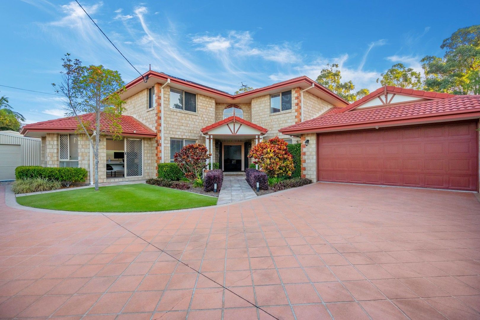 6 bedrooms House in 72 Pembroke Street CARINA QLD, 4152