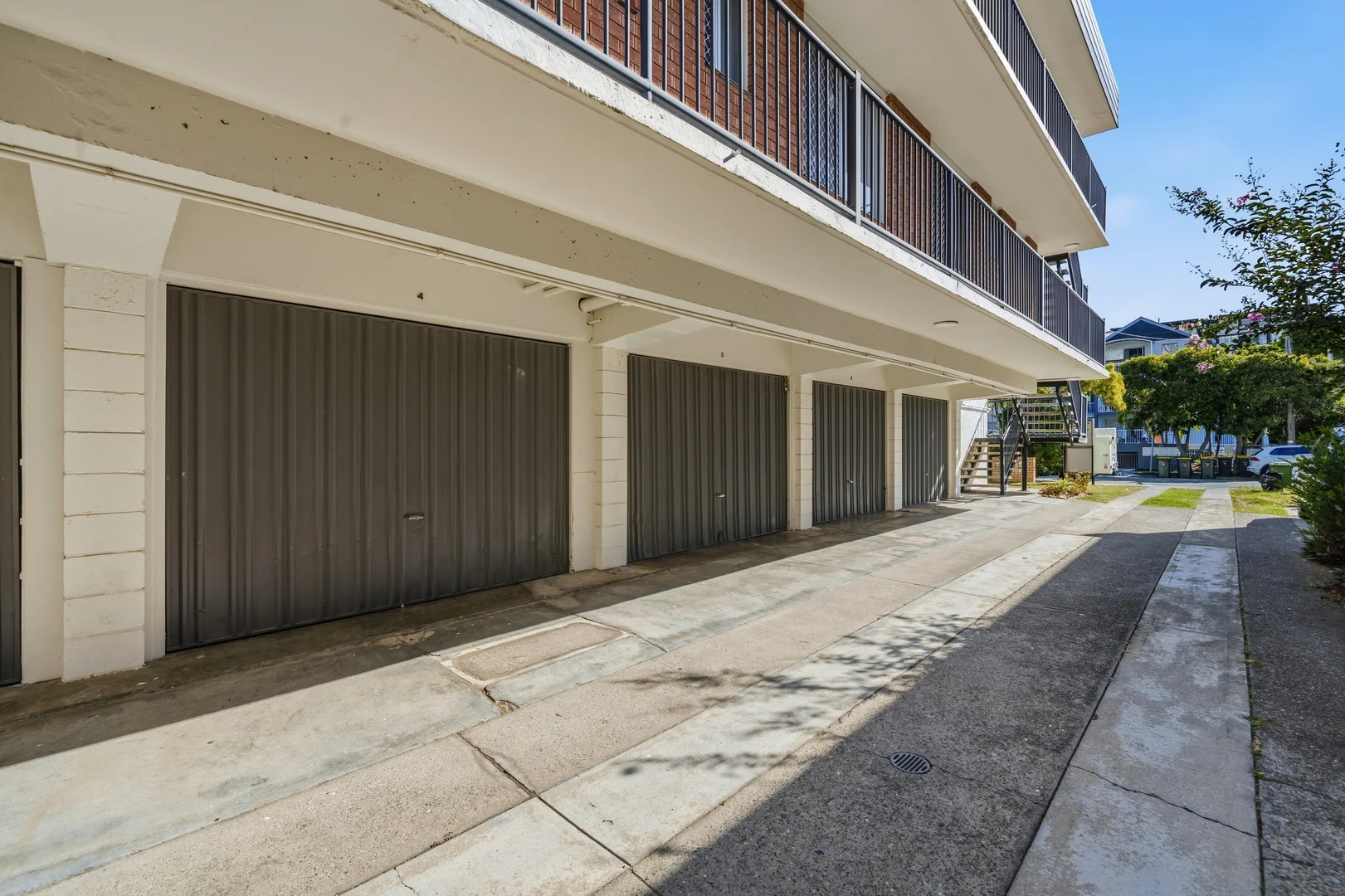 Additional image 11 of 4/17 Darrambal Street, Chevron Island QLD 4217