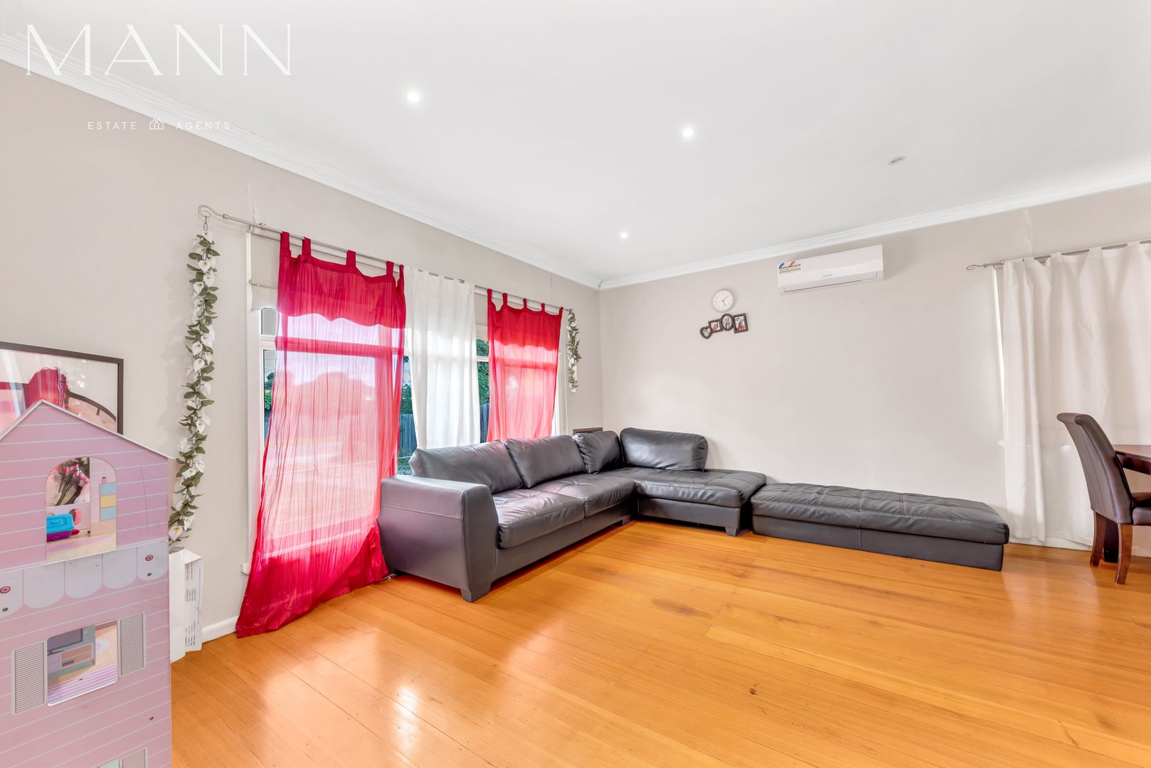 28 Newton Crescent, Lalor VIC 3075, Image 2