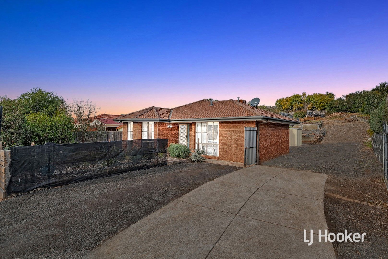 4 bedrooms House in 9 Lewis Street DARLEY VIC, 3340