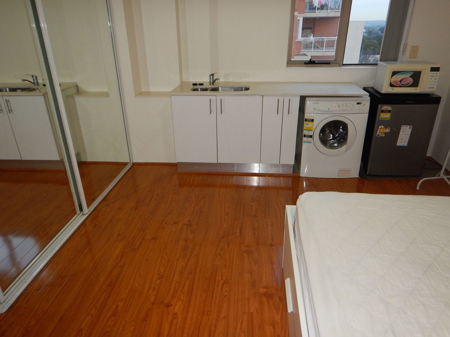 At 17 Macmahon St Hurstville Nsw 2220 Studio For Rent 280 Domain