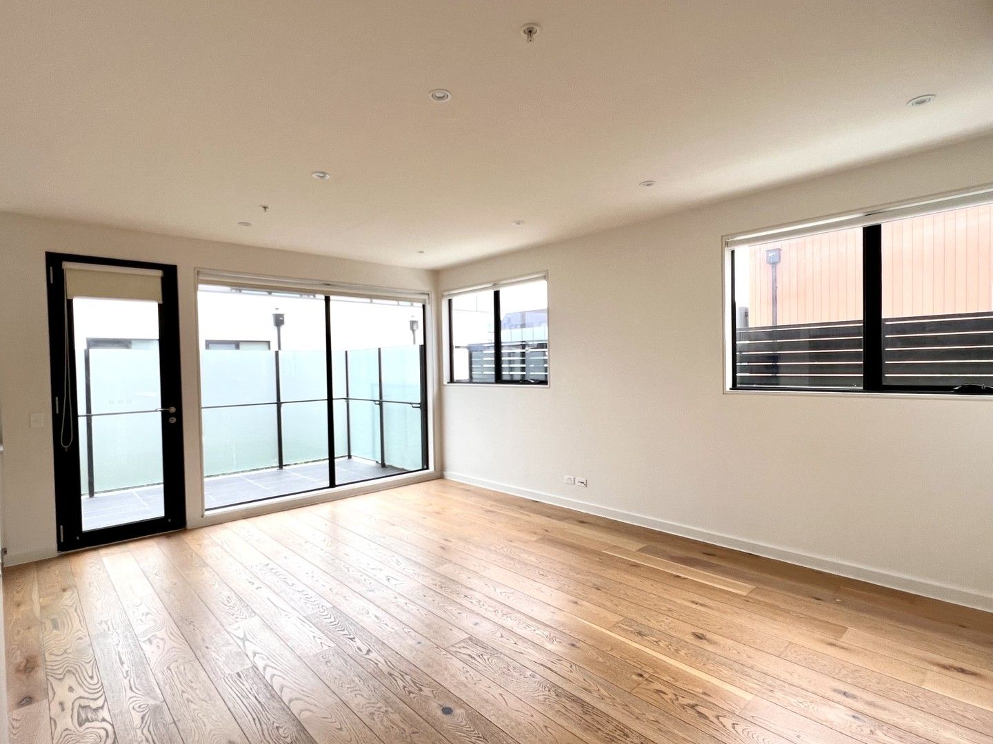 2 bedrooms Apartment / Unit / Flat in 204/330 Neerim Road CARNEGIE VIC, 3163