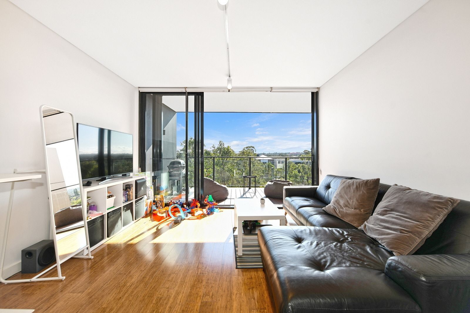 2 bedrooms Apartment / Unit / Flat in 38/21 Bay Dr MEADOWBANK NSW, 2114