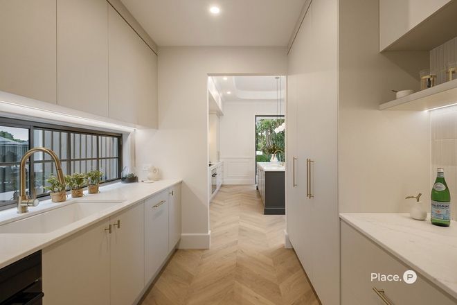 72 Arnold Street Holland Park 4121 - Image 6