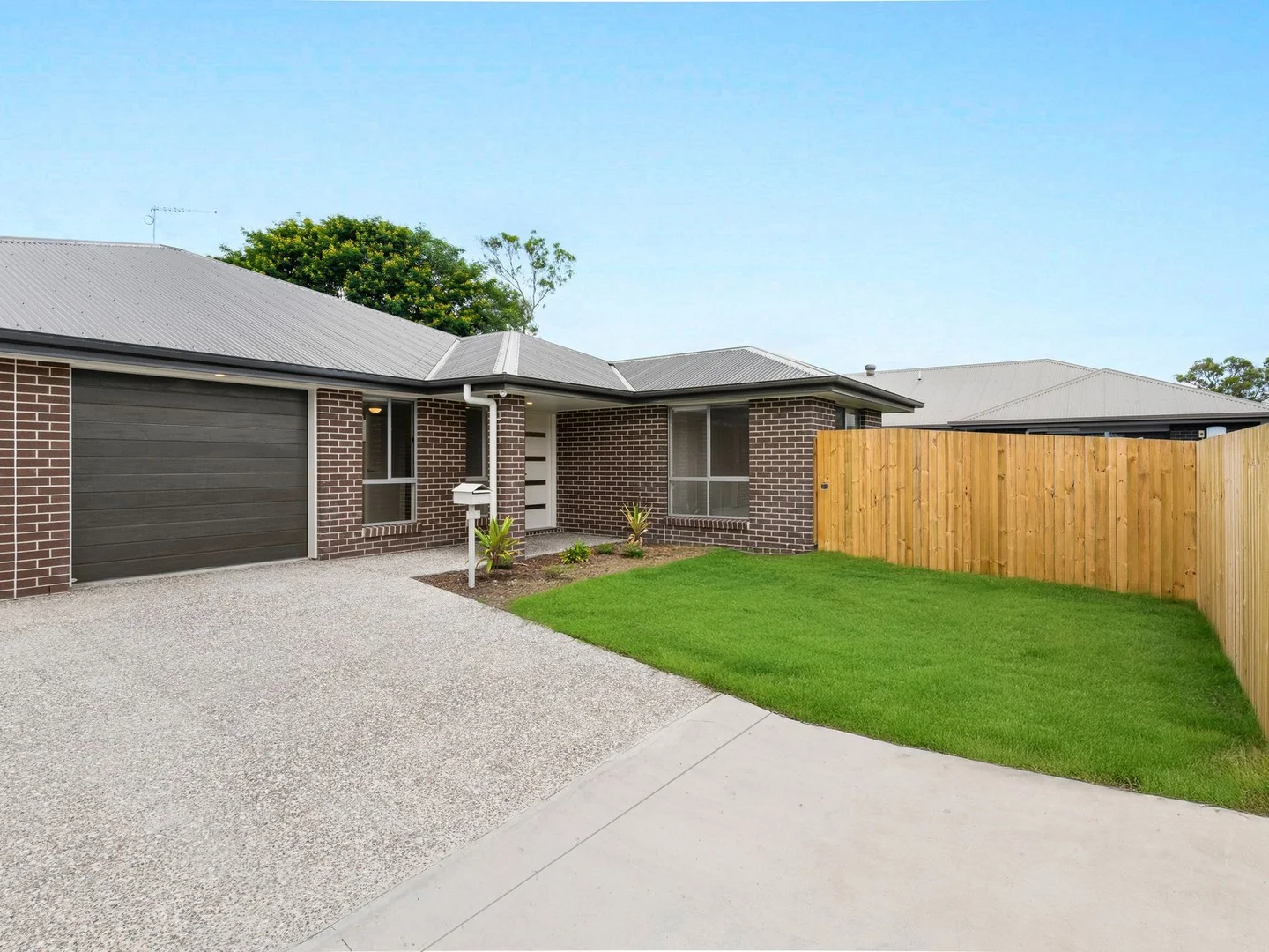 1/12B Canopus Ct, Kingston QLD 4114