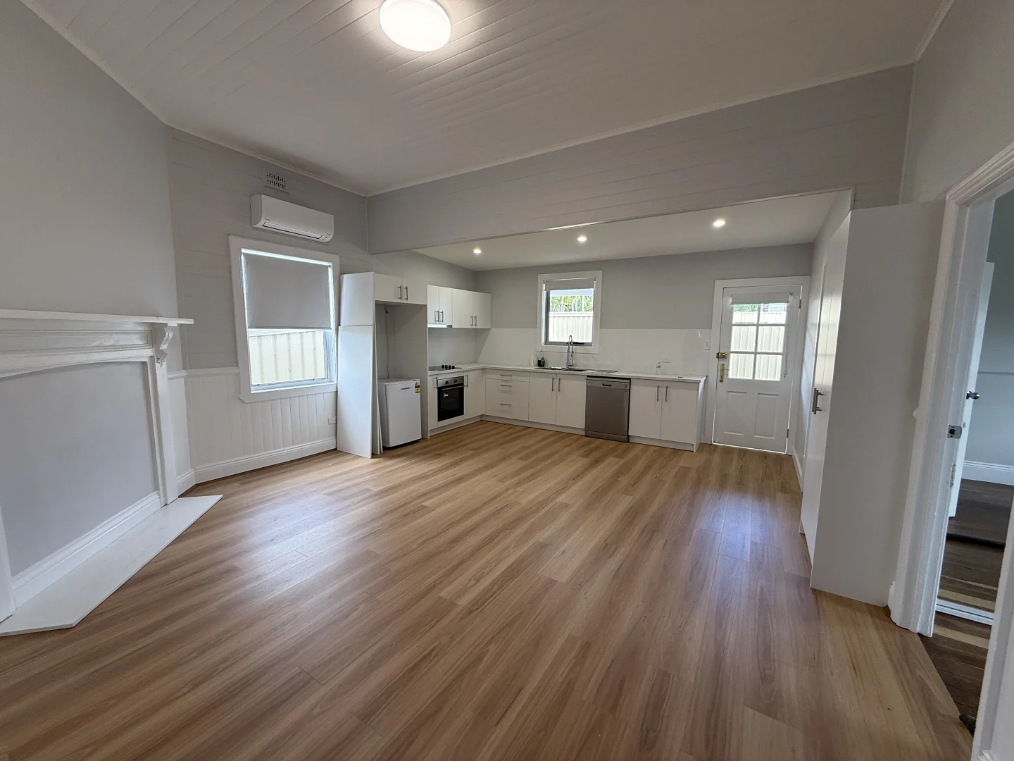 Additional image 7 of 136 Macquarie Street, Morisset NSW 2264