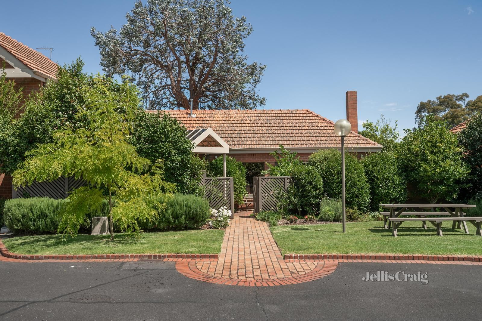 10 Ellesmore Court, Kew VIC 3101, Image 0