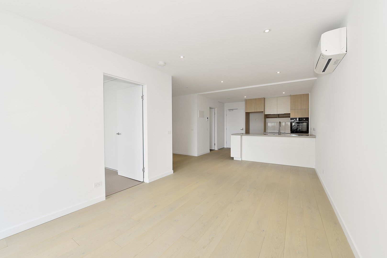 1 bedrooms Apartment / Unit / Flat in 610/40 Hall Street MOONEE PONDS VIC, 3039