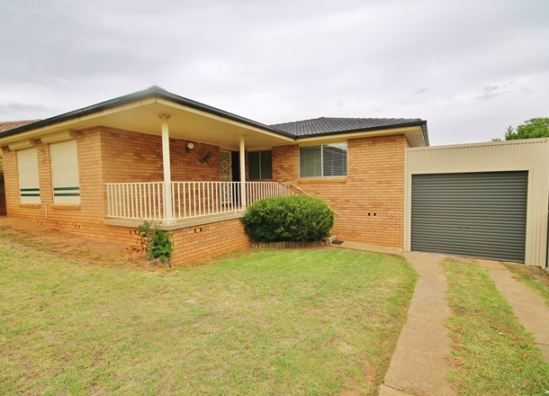 2 Dwyer Drive, Young NSW 2594