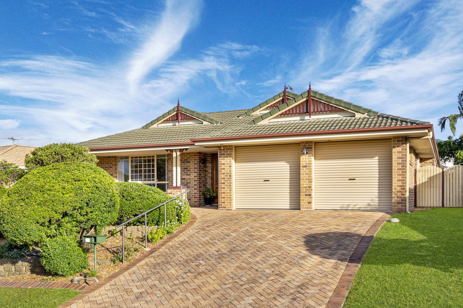 4 bedrooms House in 33 Saint Clair Crescent WISHART QLD, 4122