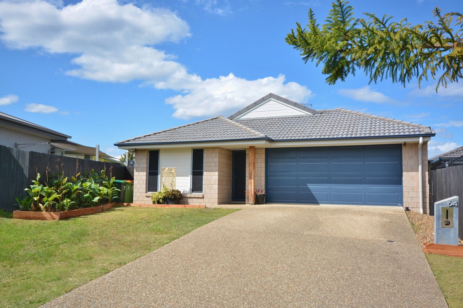 5 bedrooms House in 64 Garragull Drive YARRABILBA QLD, 4207