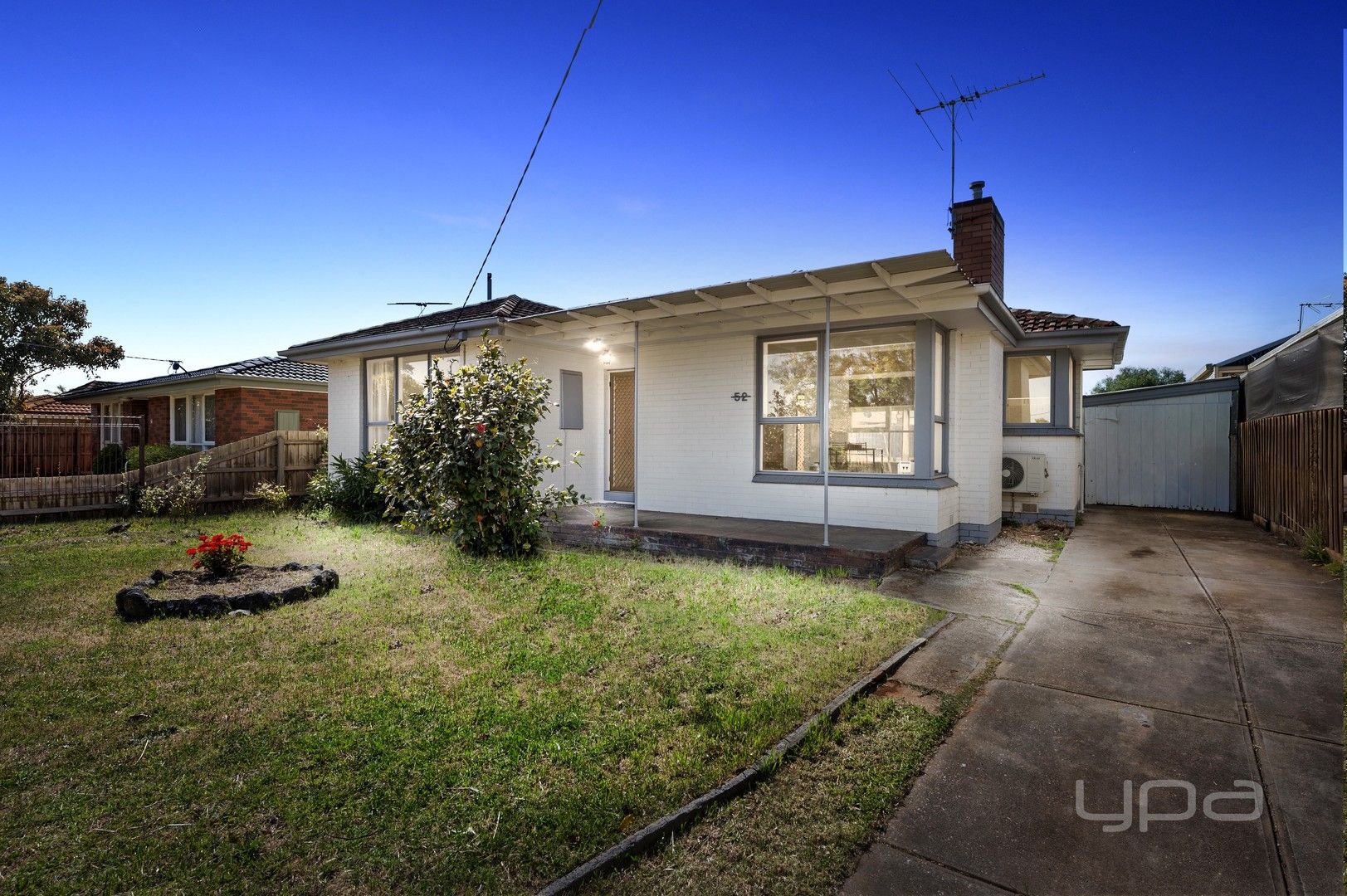 2 bedrooms House in 52 First Avenue MELTON SOUTH VIC, 3338