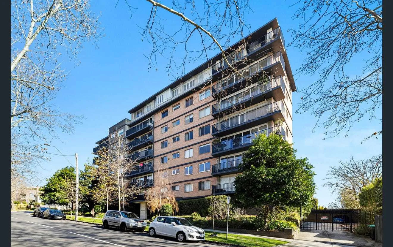 Stylish Two Bedroom Apartment with Outstanding Views!!, Toorak