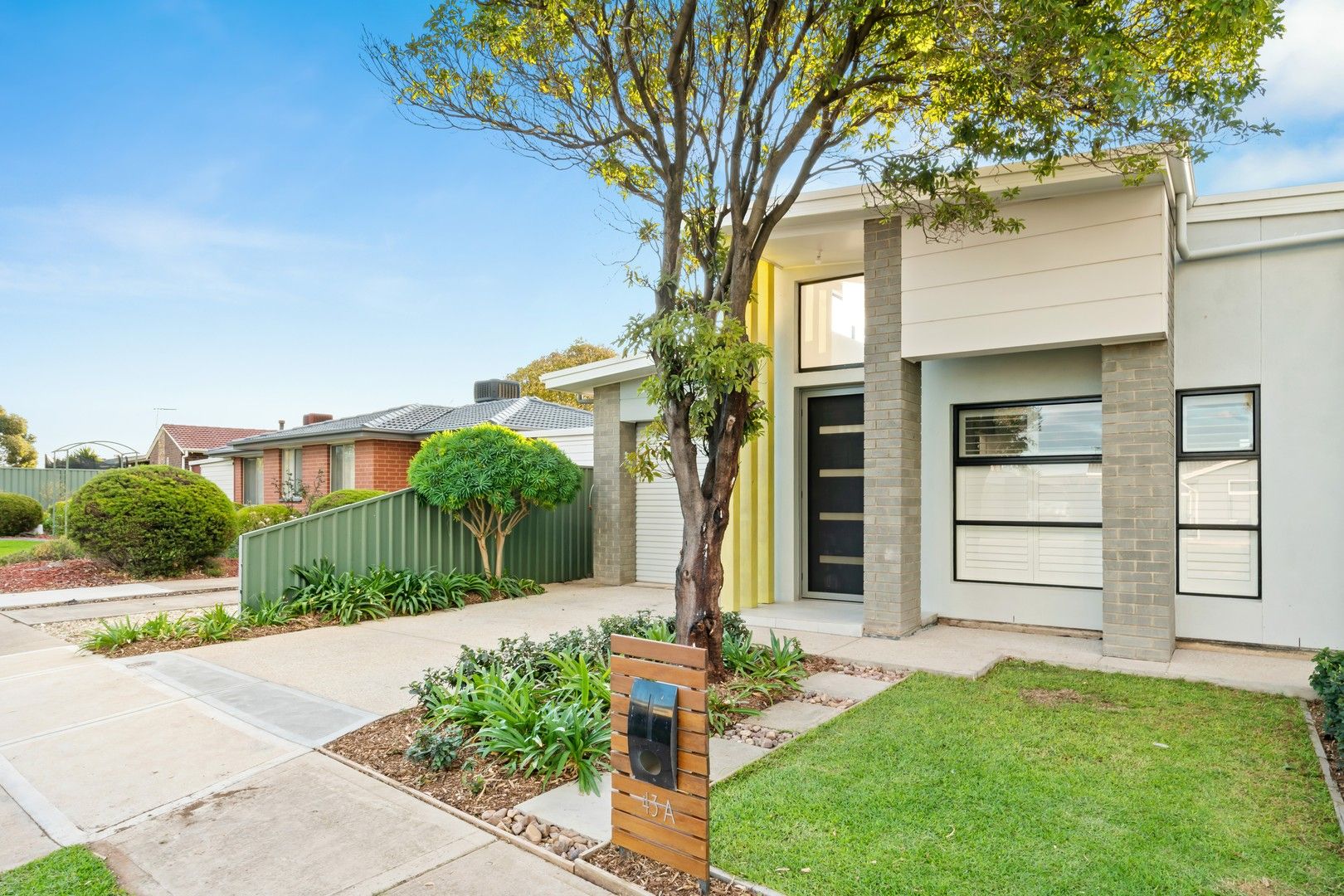 4 bedrooms House in 43a Tingira Drive O'SULLIVAN BEACH SA, 5166