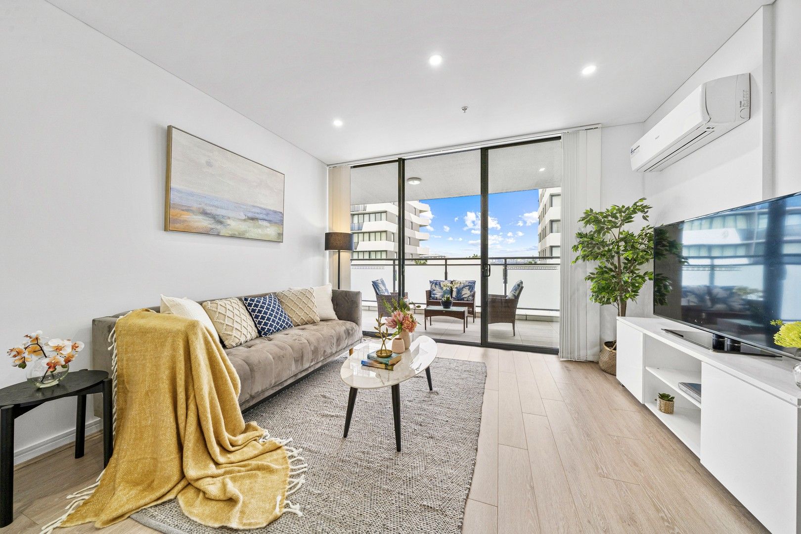 2 bedrooms Apartment / Unit / Flat in 142/1-5 Gertrude Street WOLLI CREEK NSW, 2205