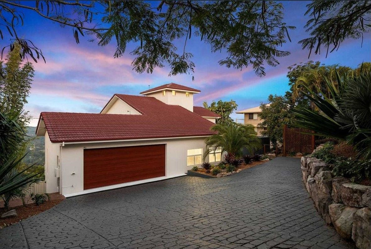 4 bedrooms House in 250 Simpsons Road CURRUMBIN WATERS QLD, 4223