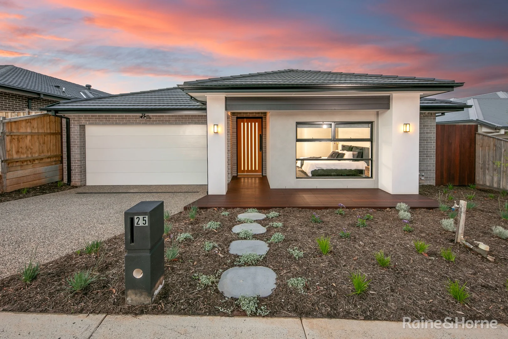 25 Delia Avenue, Sunbury VIC 3429