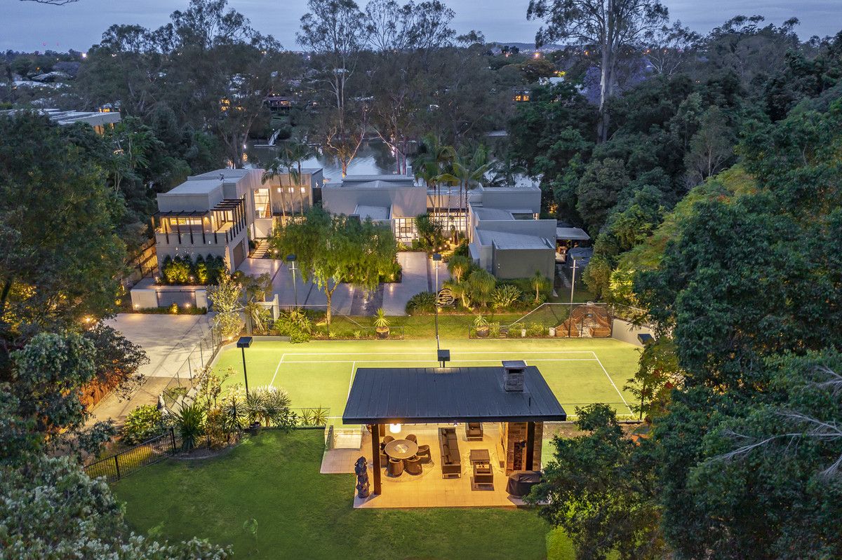 6 bedrooms House in 78 Jilba Street INDOOROOPILLY QLD, 4068
