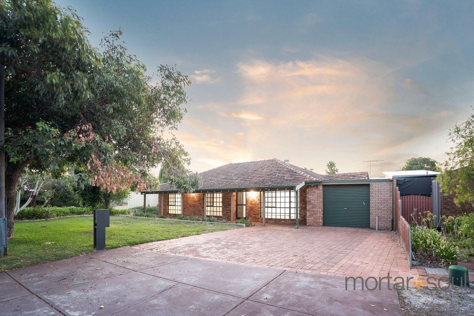 4 bedrooms House in 15 Sandpiper Loop YANGEBUP WA, 6164