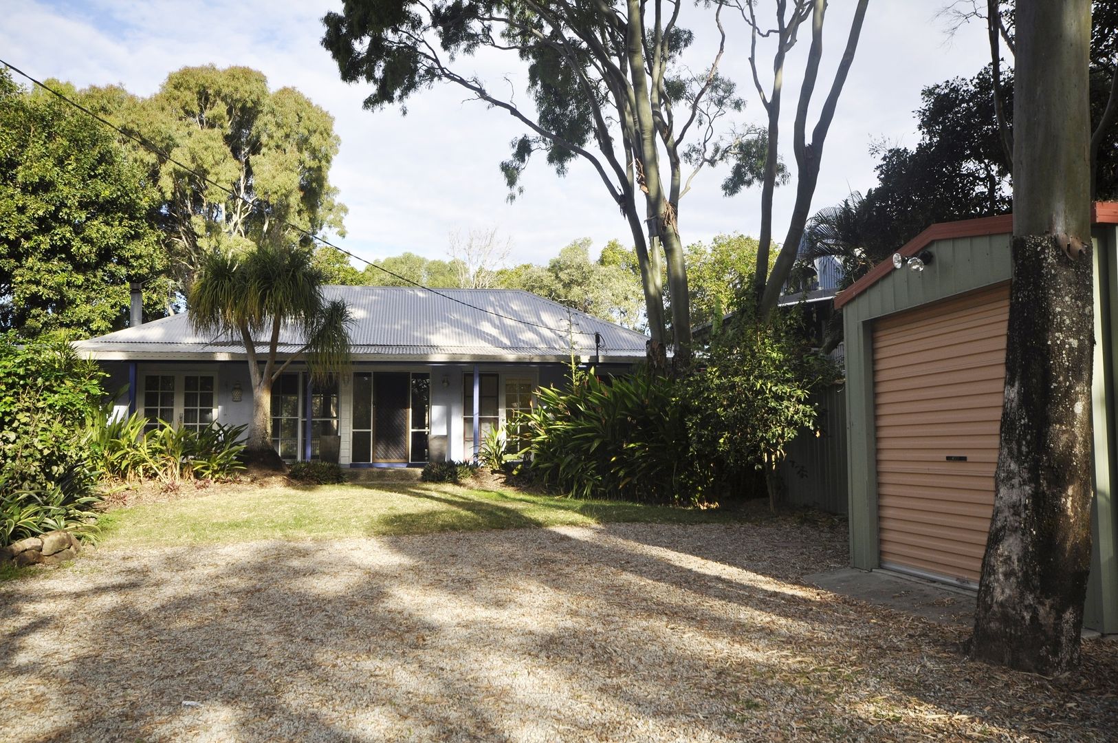 100 Bayside Drive, Beachmere Property History & Address Research Domain