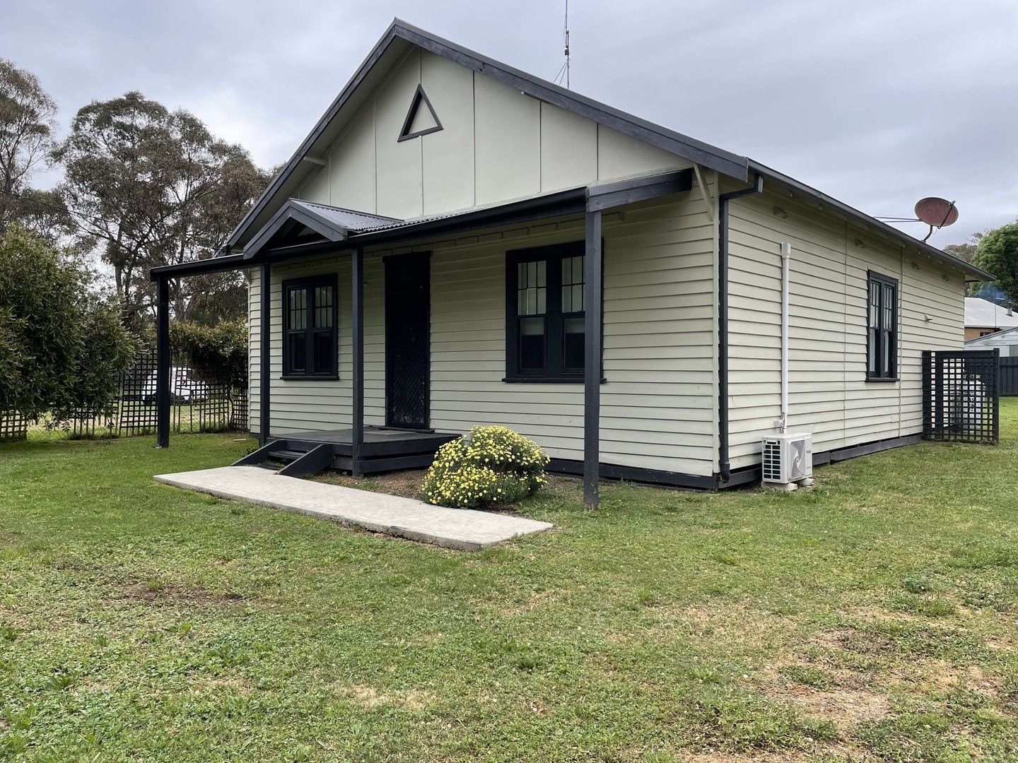 3 bedrooms House in 173 Kilmore Road HEATHCOTE VIC, 3523