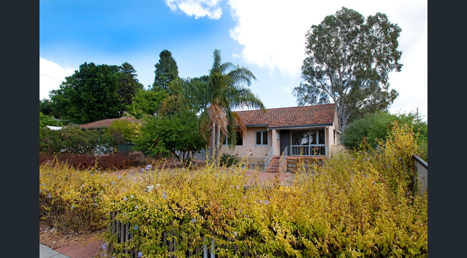 3 bedrooms House in 15 Sturtridge Street LOCKRIDGE WA, 6054