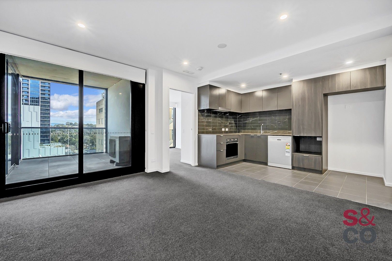 2 bedrooms Apartment / Unit / Flat in 1021/15 Bowes Street PHILLIP ACT, 2606