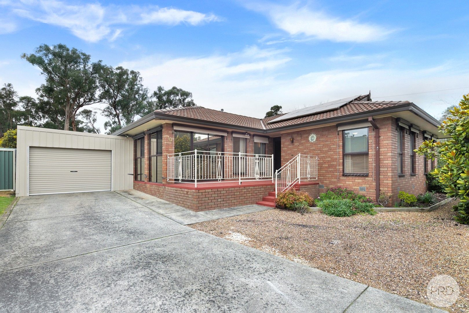 4 bedrooms House in 10 Caddy Drive CRESWICK VIC, 3363