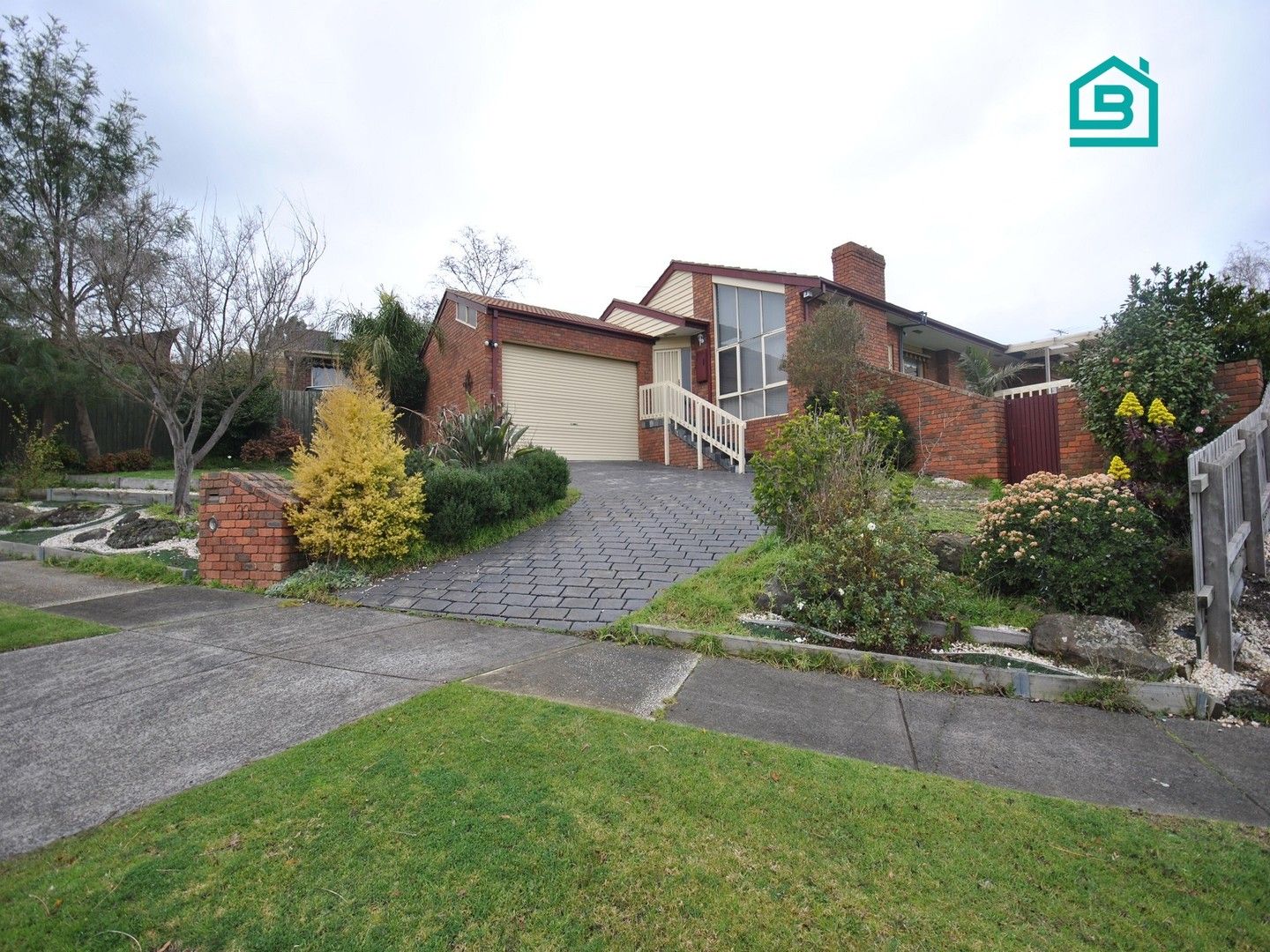 4 bedrooms House in 33 Balmain Drive BERWICK VIC, 3806