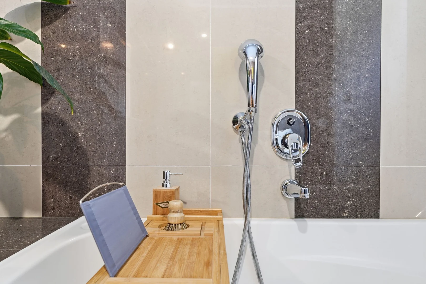 Additional image 24 of 2/40 Queens Parade, Kingston TAS 7050