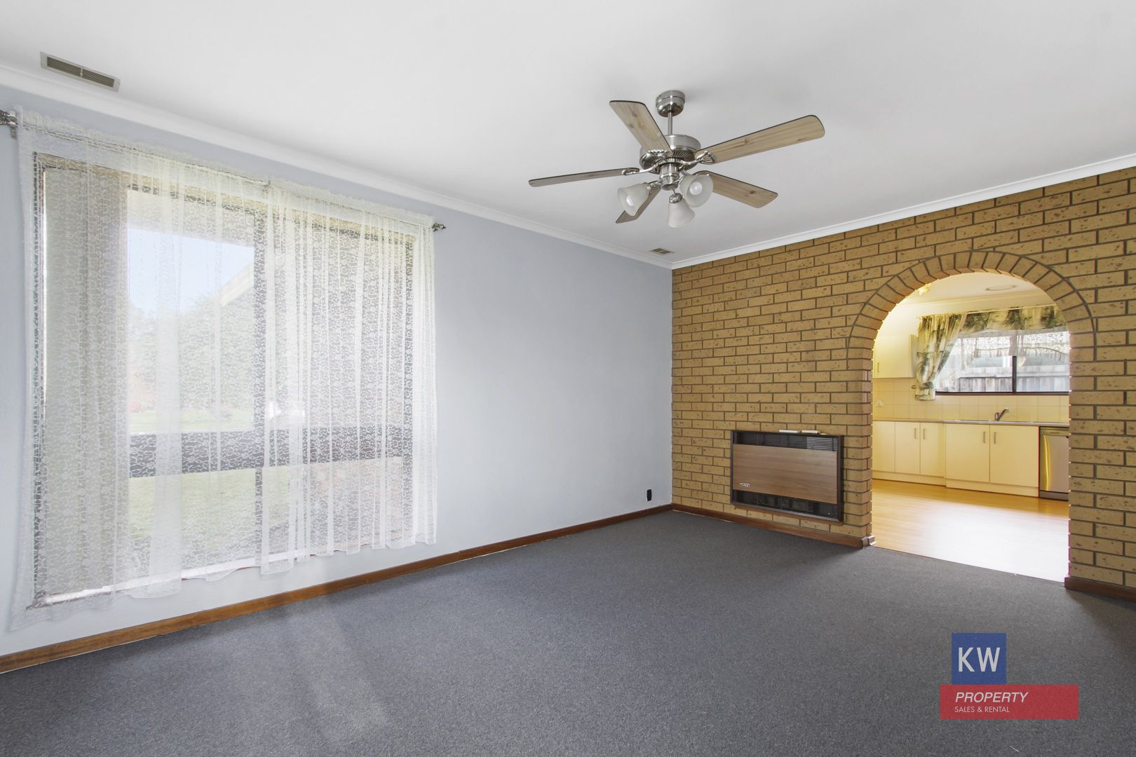 Unit 1/41 Waratah Dr, Morwell VIC 3840, Image 2