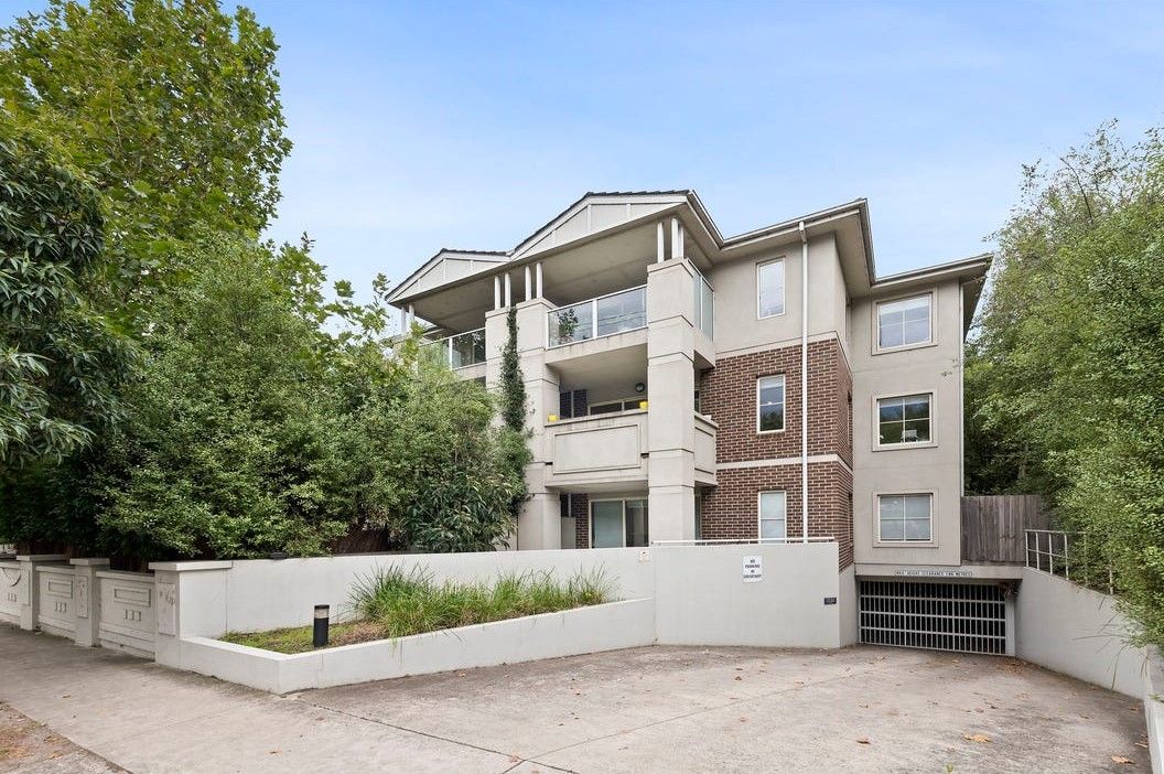 2 bedrooms Apartment / Unit / Flat in 3/327 Dandenong Road PRAHRAN VIC, 3181