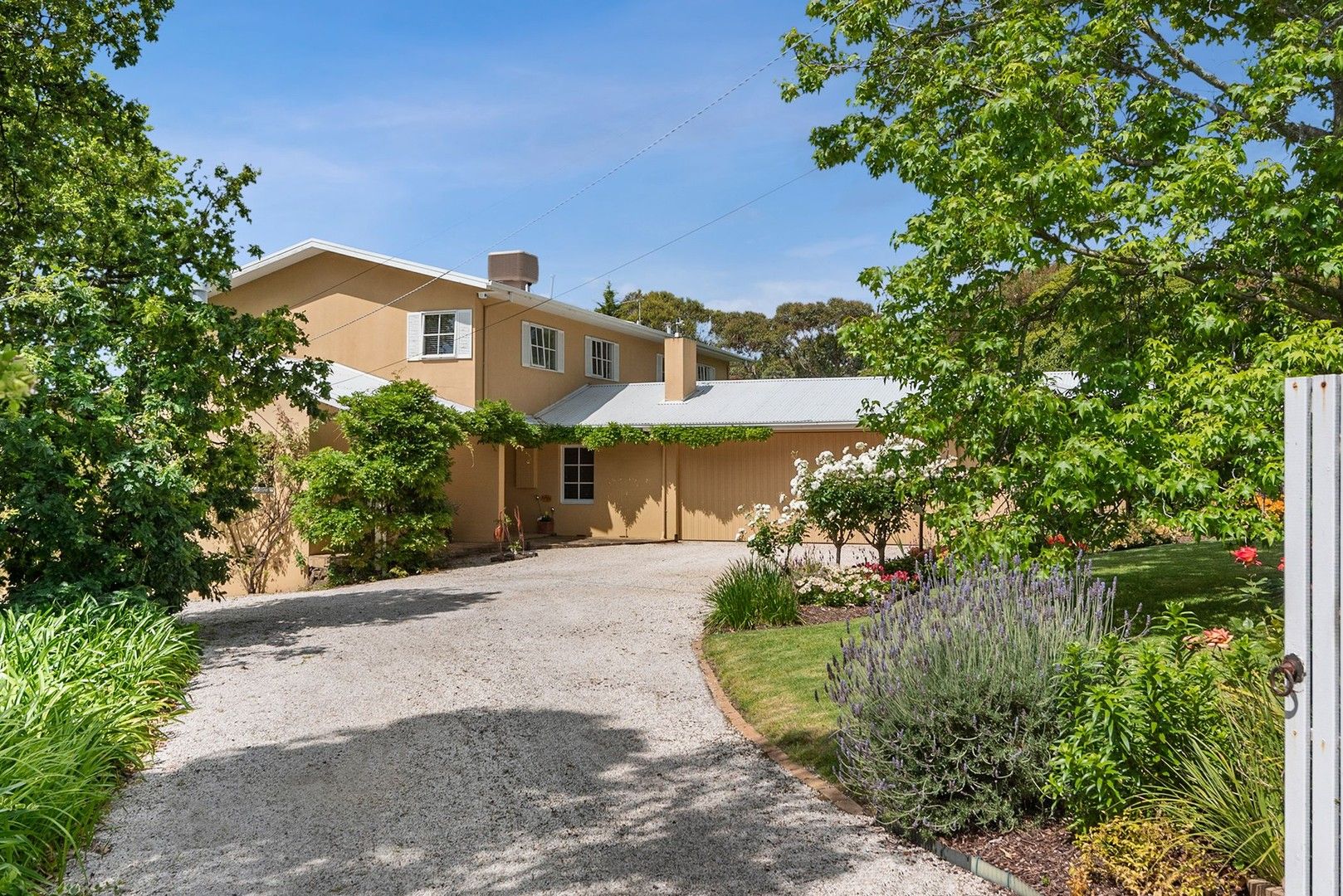 6 bedrooms House in 13 Canadian Bay Road MOUNT ELIZA VIC, 3930