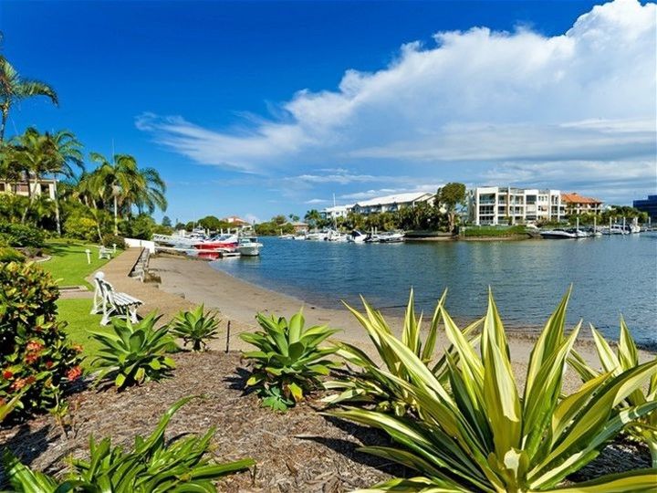 2 bedrooms Apartment / Unit / Flat in 51/22 Jennifer Avenue RUNAWAY BAY QLD, 4216