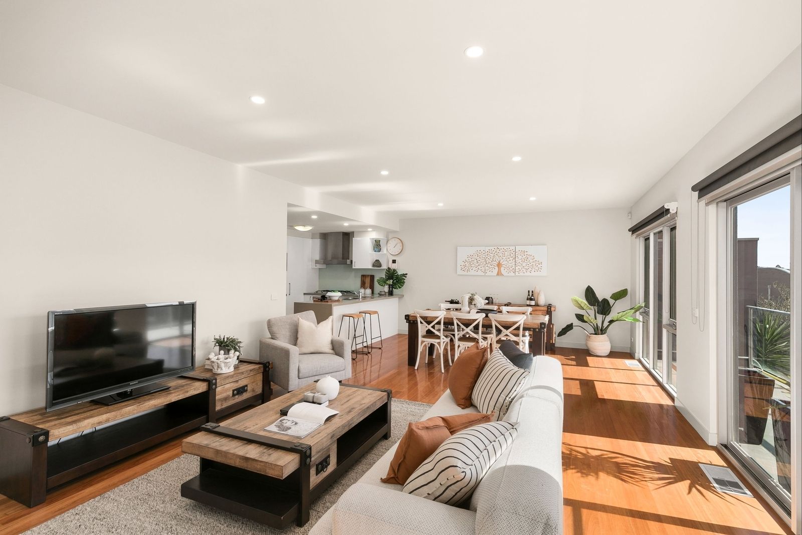 2C Valley View Court Niddrie VIC 3042 Domain