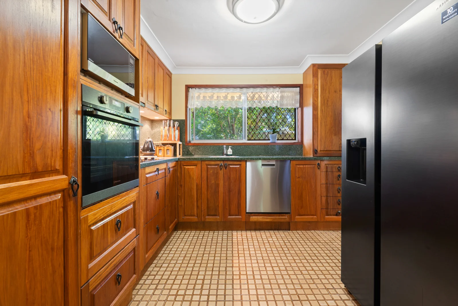 Additional image 7 of 6 Vatakoula Parade, Mermaid Waters QLD 4218