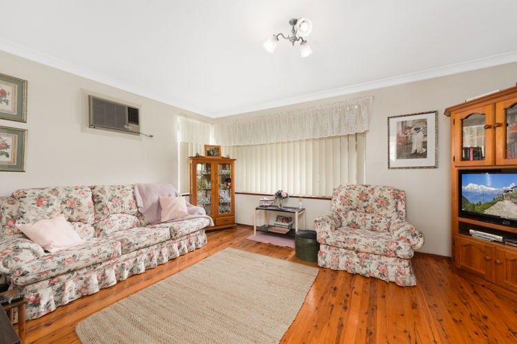 28 Megalong Crescent, Campbelltown NSW 2560, Image 2