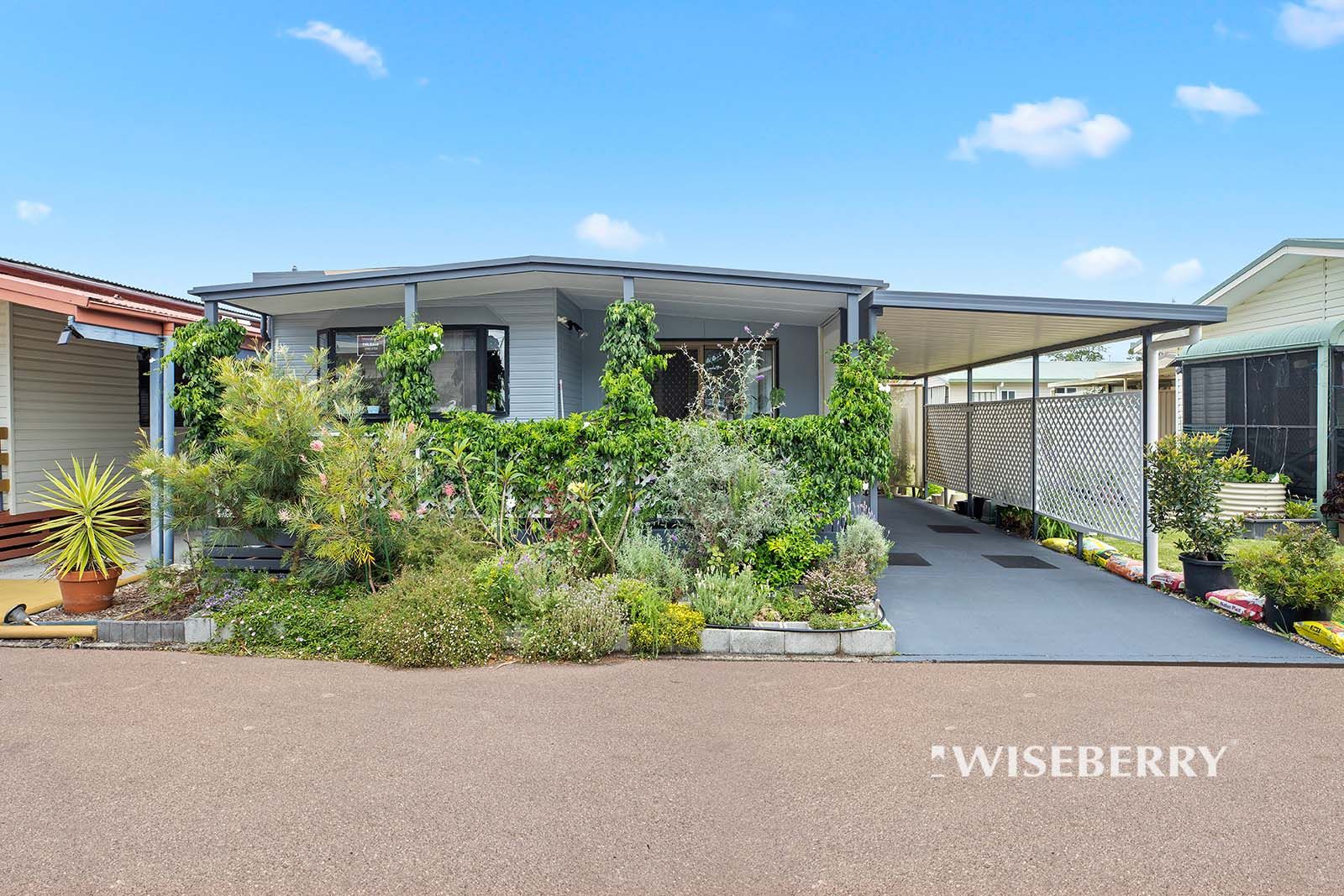 110/2 Mulloway Road, Chain Valley Bay NSW 2259