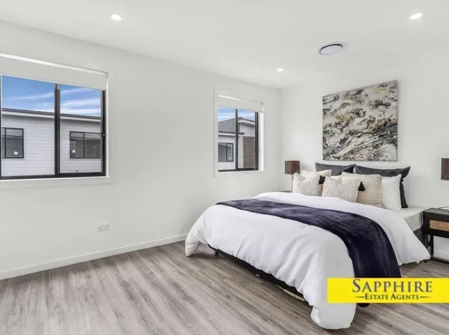 3 bedrooms Townhouse in 3 Pollard Parade MARSDEN PARK NSW, 2765