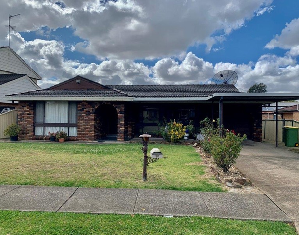 30 Dakota Drive, Bossley Park NSW 2176