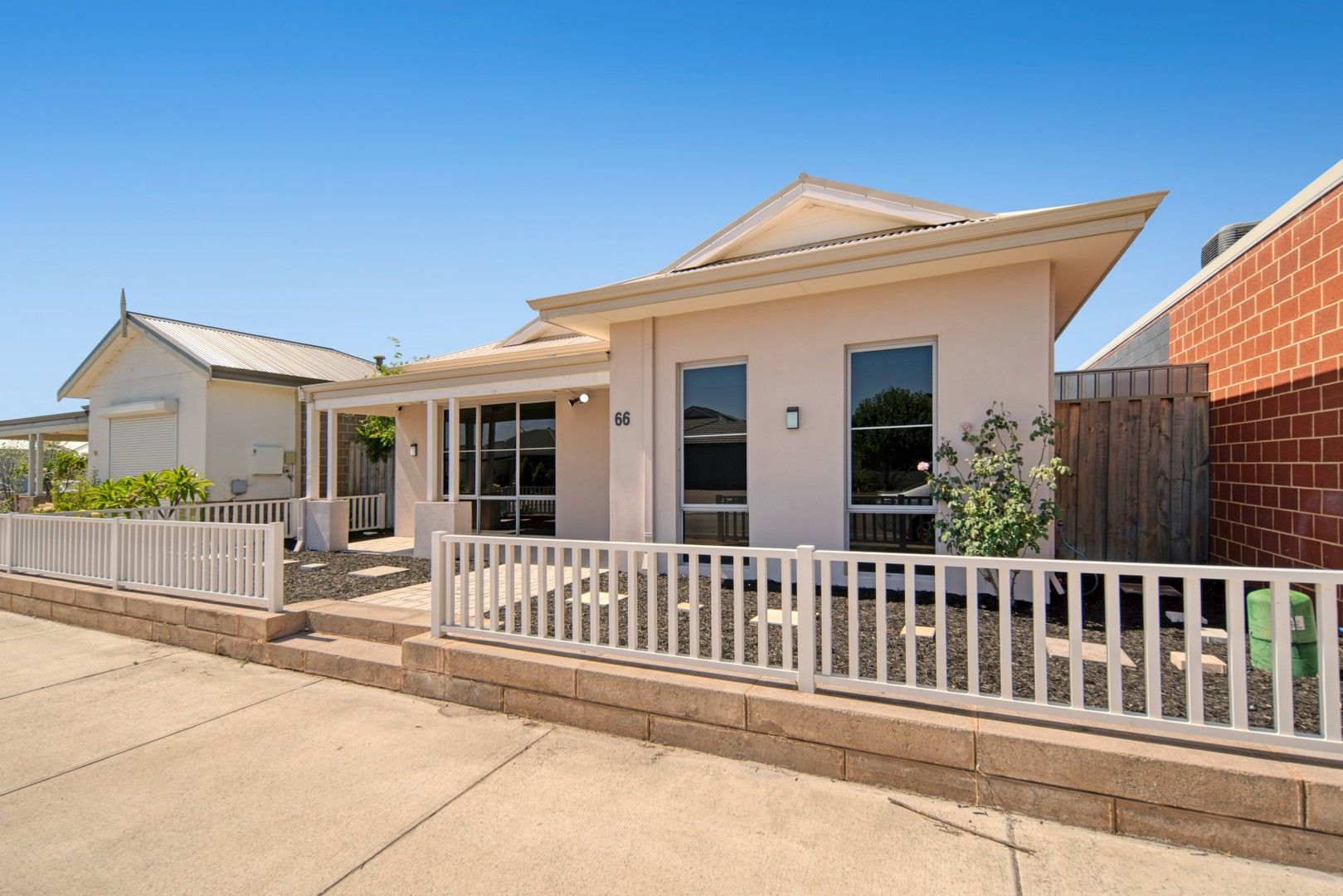 3 bedrooms House in 66 Cheriton Avenue ELLENBROOK WA, 6069