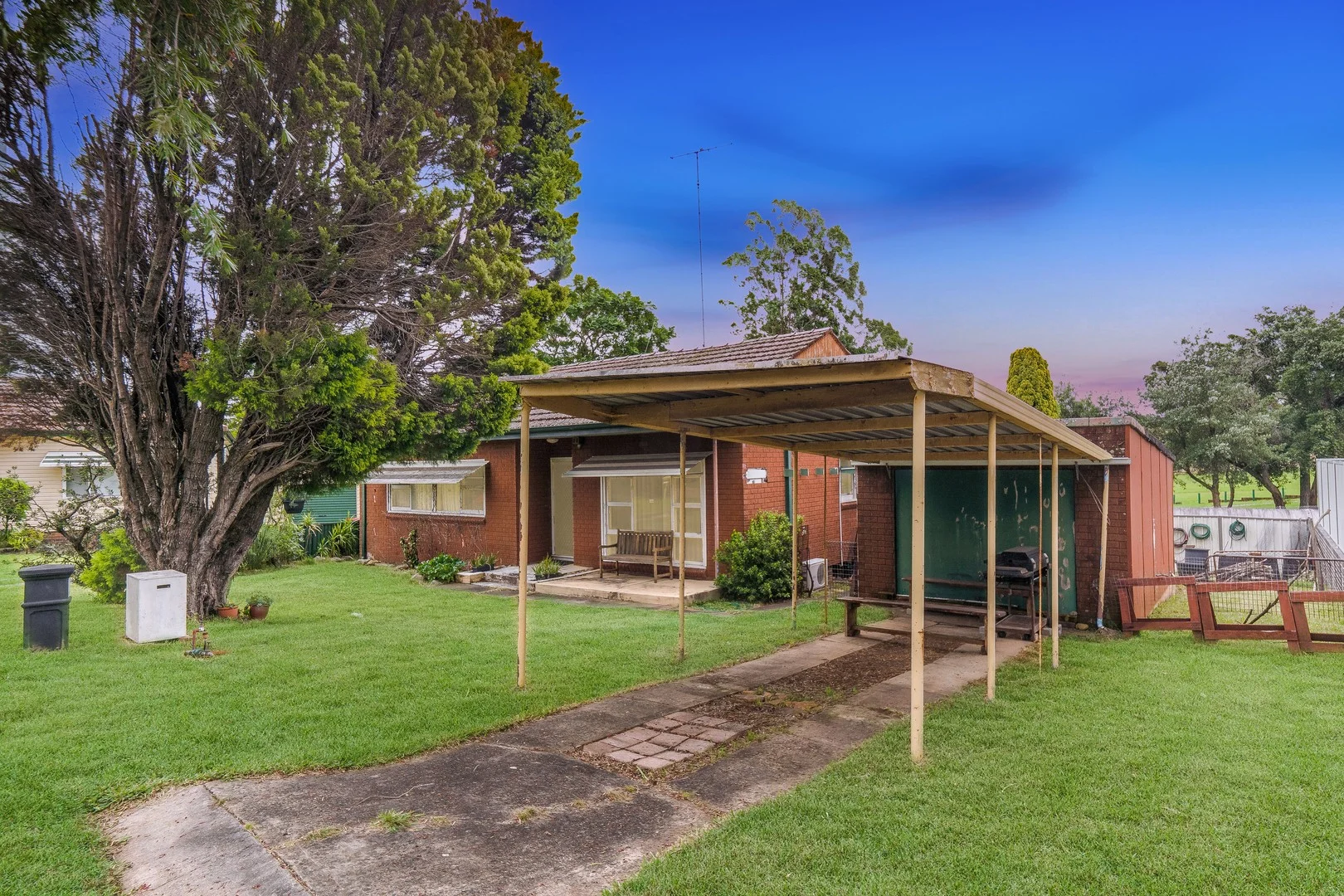 2 Tims Crescent, Guildford NSW 2161