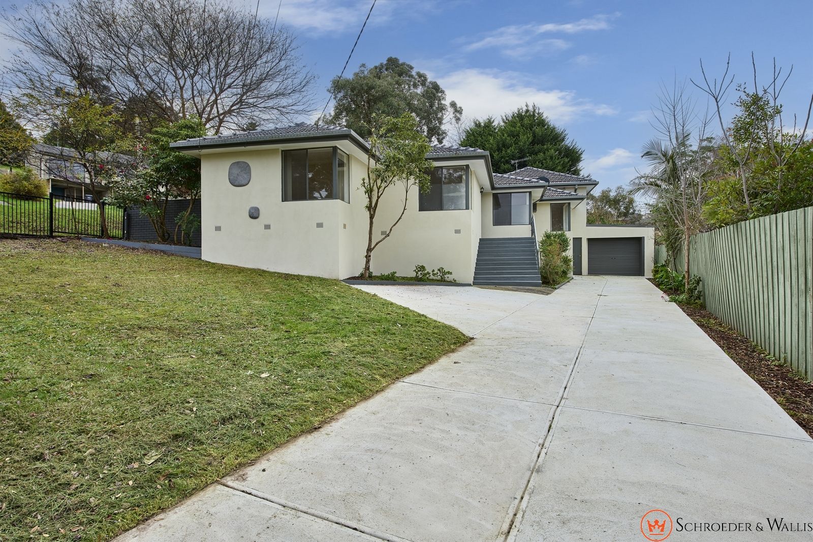 4 bedrooms House in 8 Leitch Street FERNTREE GULLY VIC, 3156